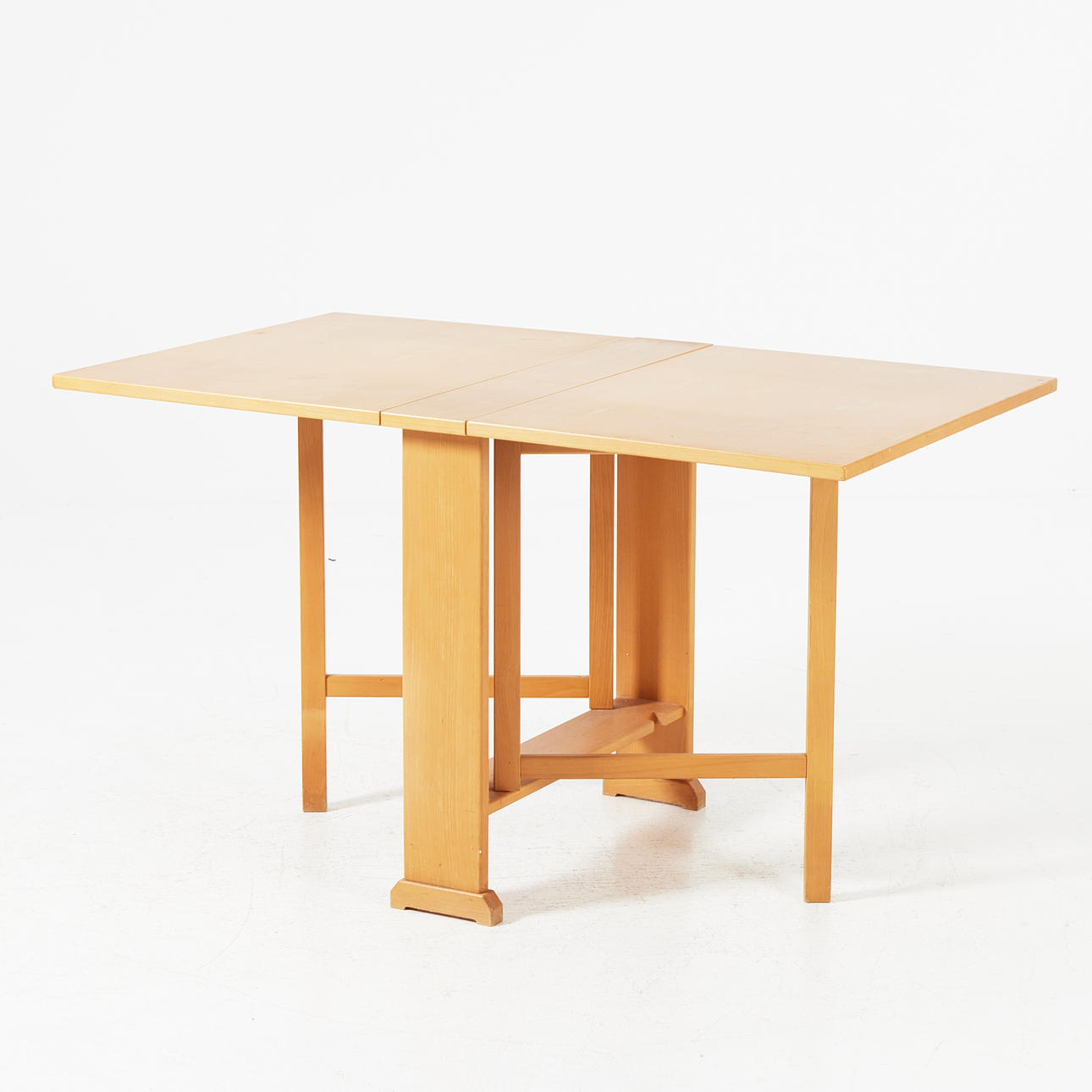 CARL MALMSTEN. “The gunsmith”, percussion table, book, simple gates.