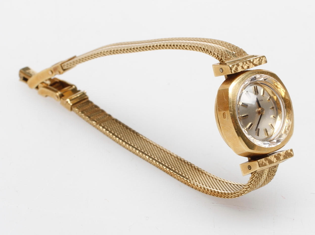 DAMARMBANDSUR, Certina, 18 k guld, total vikt ca. 23,8 gram.