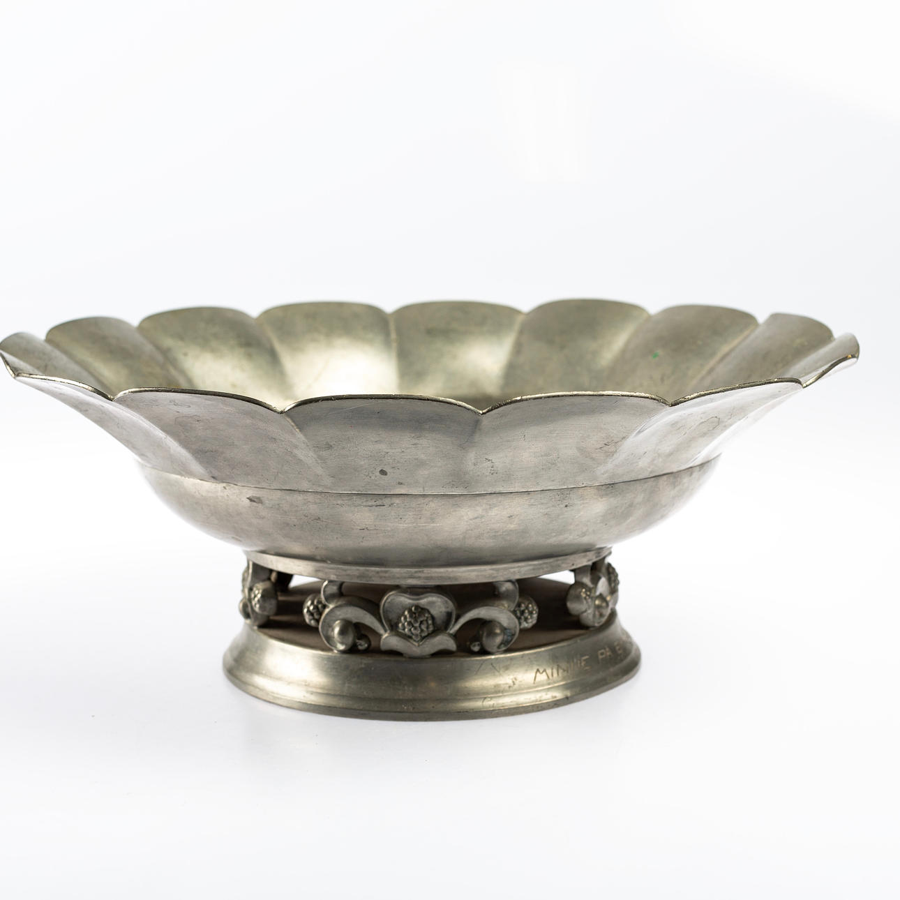 En skål, tin, Just Andersen, Art Deco.