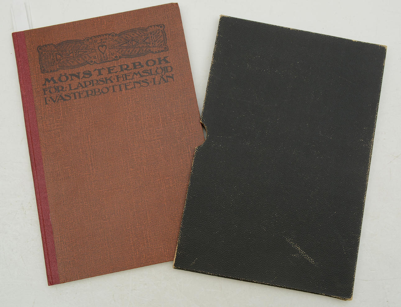 Mönsterbok för lapsk hemslöjd i Västerbottens län.