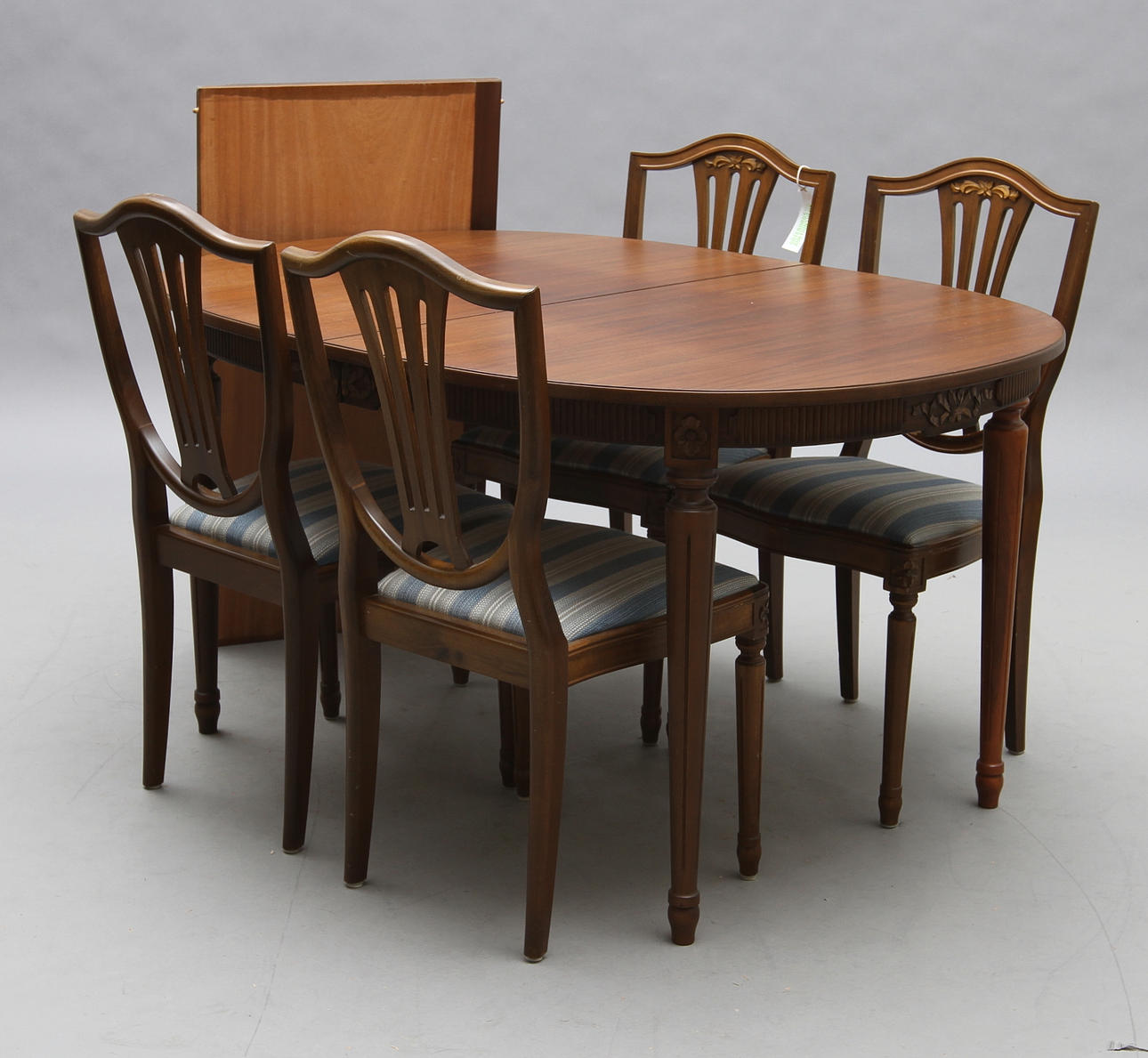 MATSALSGRUPP, 6 delar gustaviansk stil.