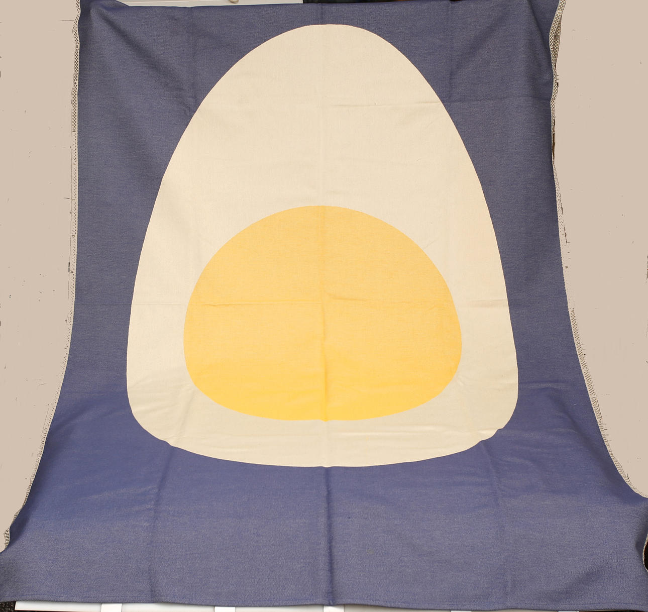 TABLECLOTH, Hilda Hilda, Easter egg.