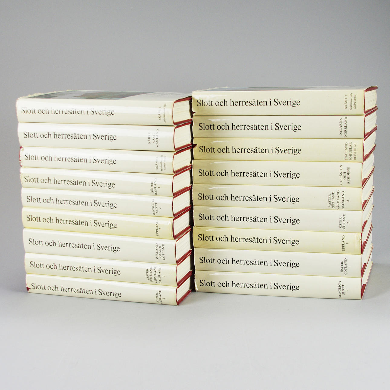 SVENSKA SLOTT OCH HERRESÄTEN, Allhems förlag Malmö.