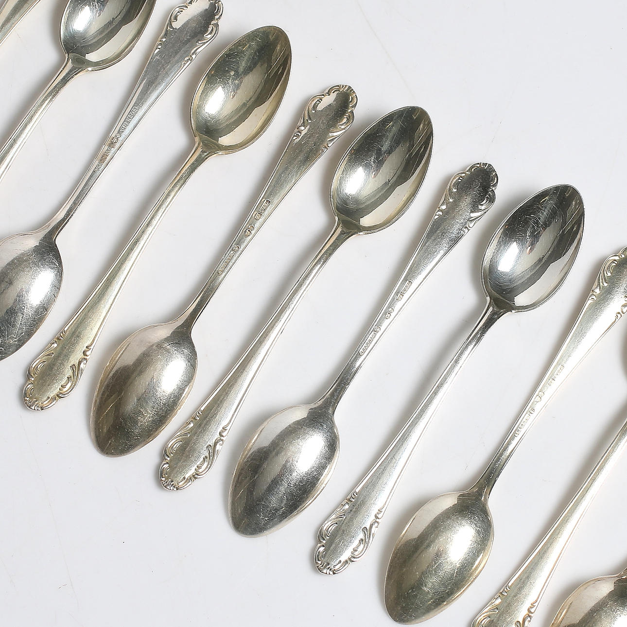 KAFFESKEDAR, 12 st, silver, modell "Haga", 1900-tal. Vikt 142 gram.