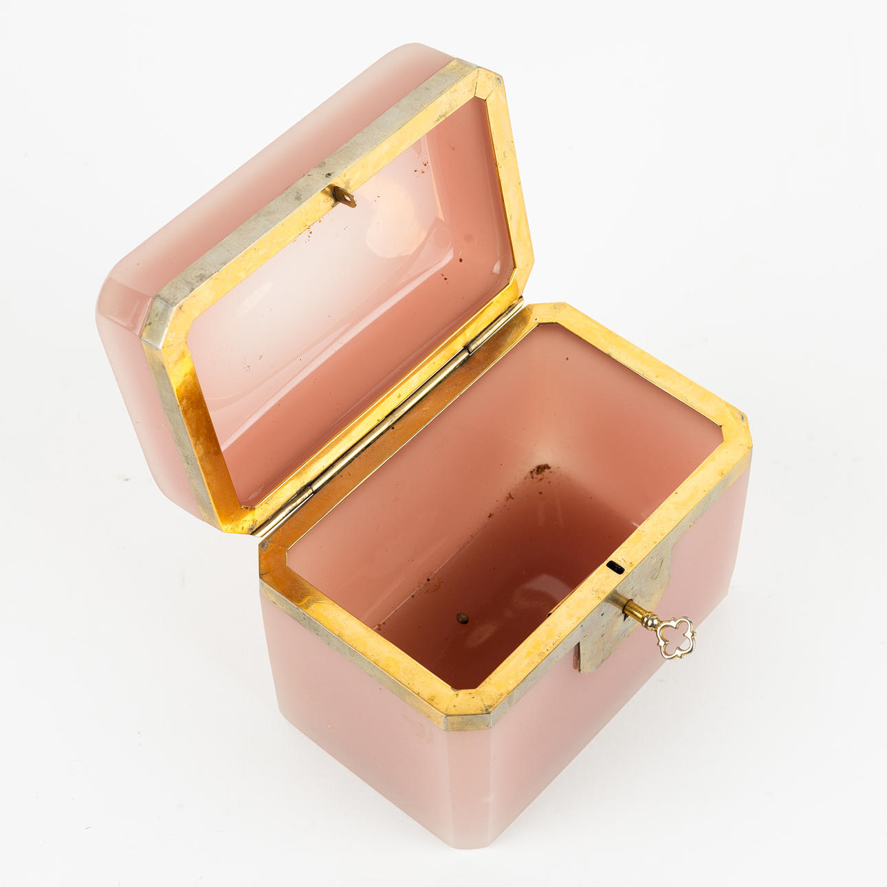 FRATELLI FERRO. Box, opaline glass with yellow metal. Murano