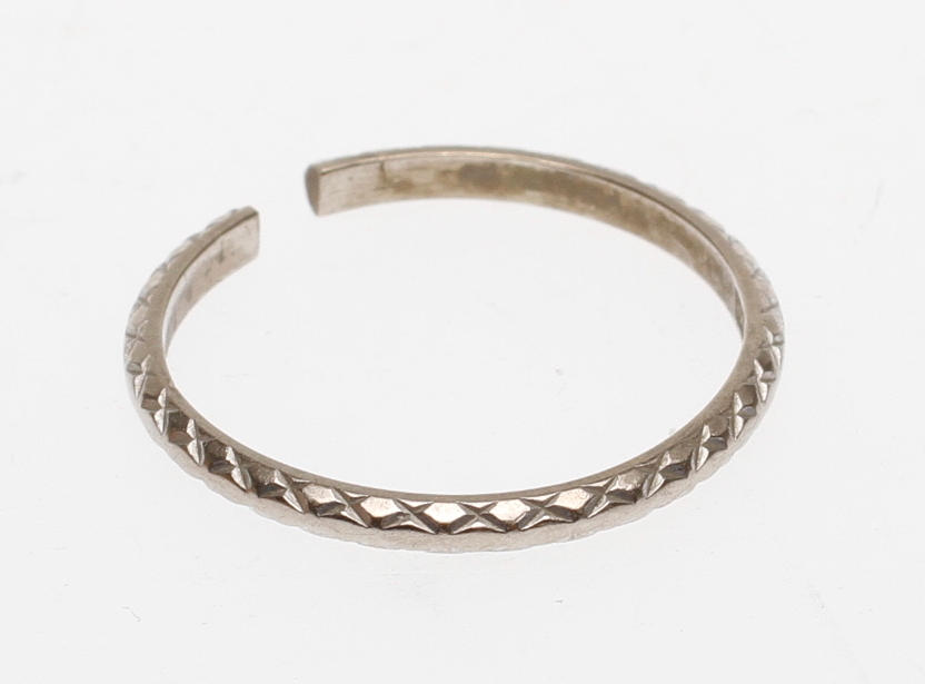 RING, 18k vitguld, vikt ca 2,2 gram.