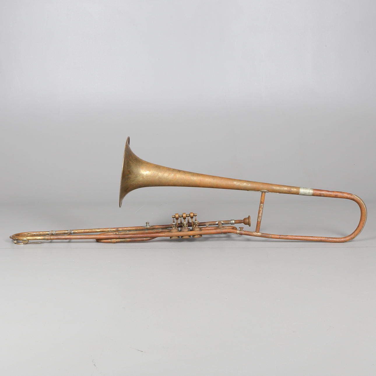 VENTILBASUN, med tillhörande fodral, Ahlberg & Olsson, Stockholm, 1900-talets första hälft.