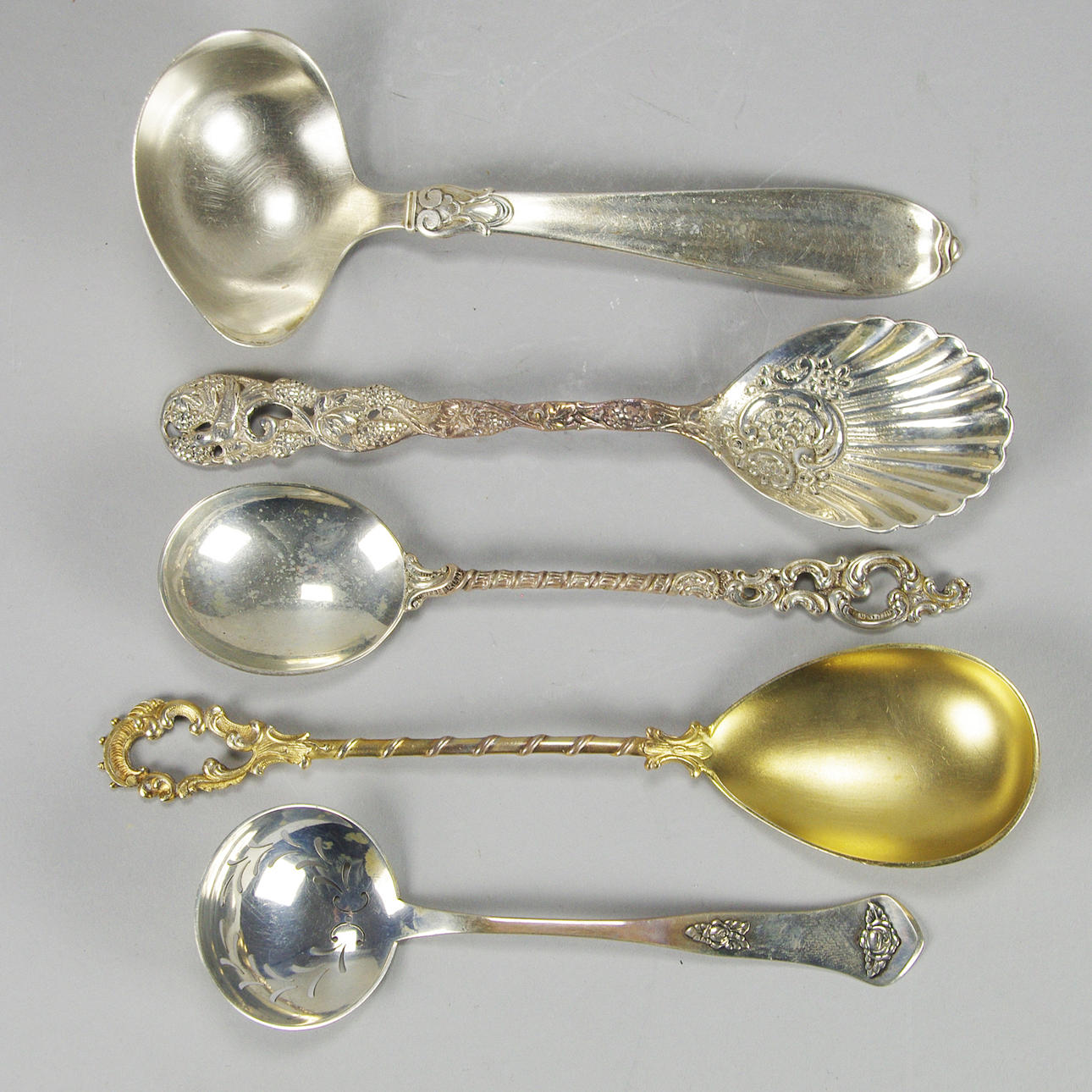 SKDEAR SAMT SÅSSLEV, 5 delar, silver.