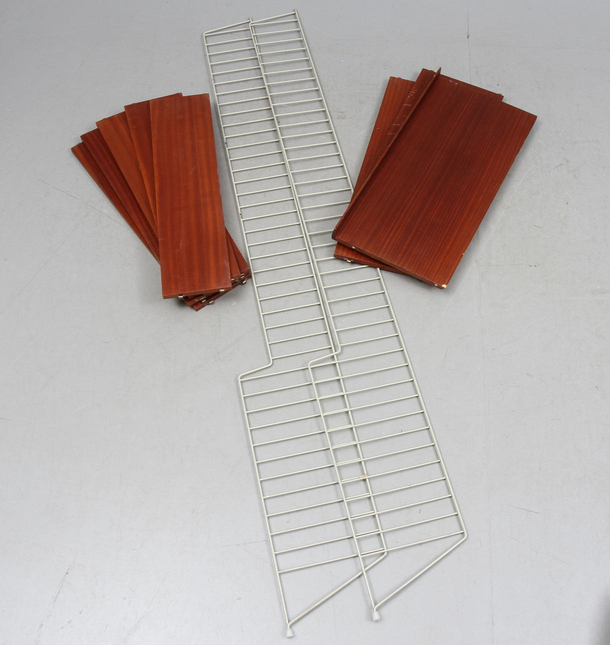 BOKHYLLA, "String", Nils Strinning, omkring 1900-talets mitt.