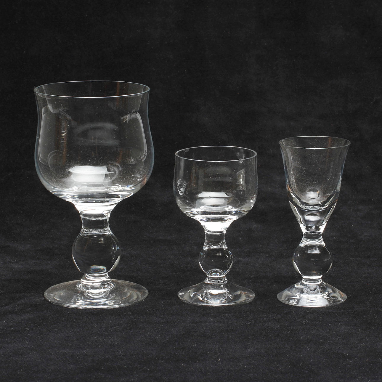 GLASSERVISDELAR, 37 delar, H40, Erik Höglund, Kosta Boda.