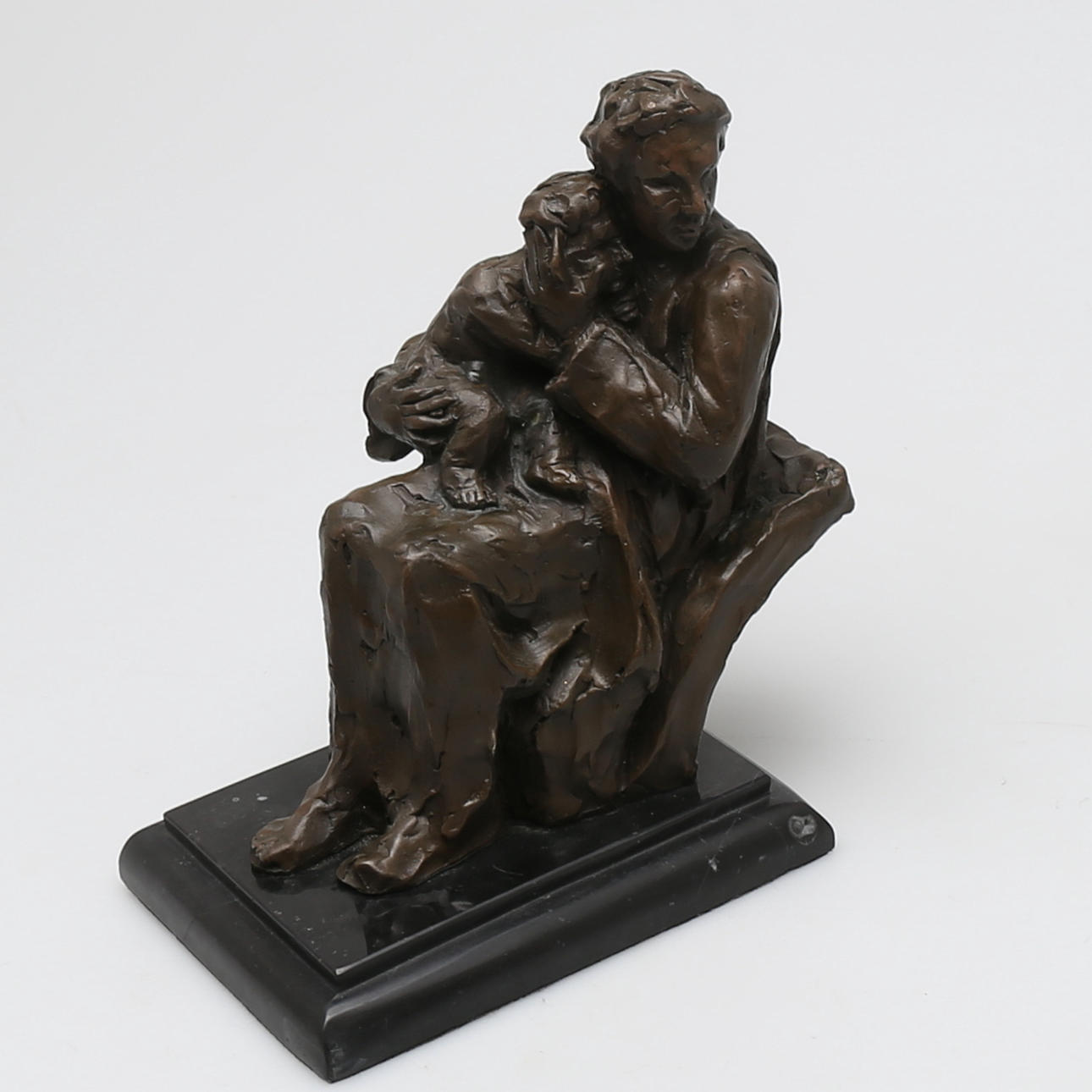 OIDENTIFIERAD KONSTNÄR, efter Rodin, kvinna med barn, 2000-tal.