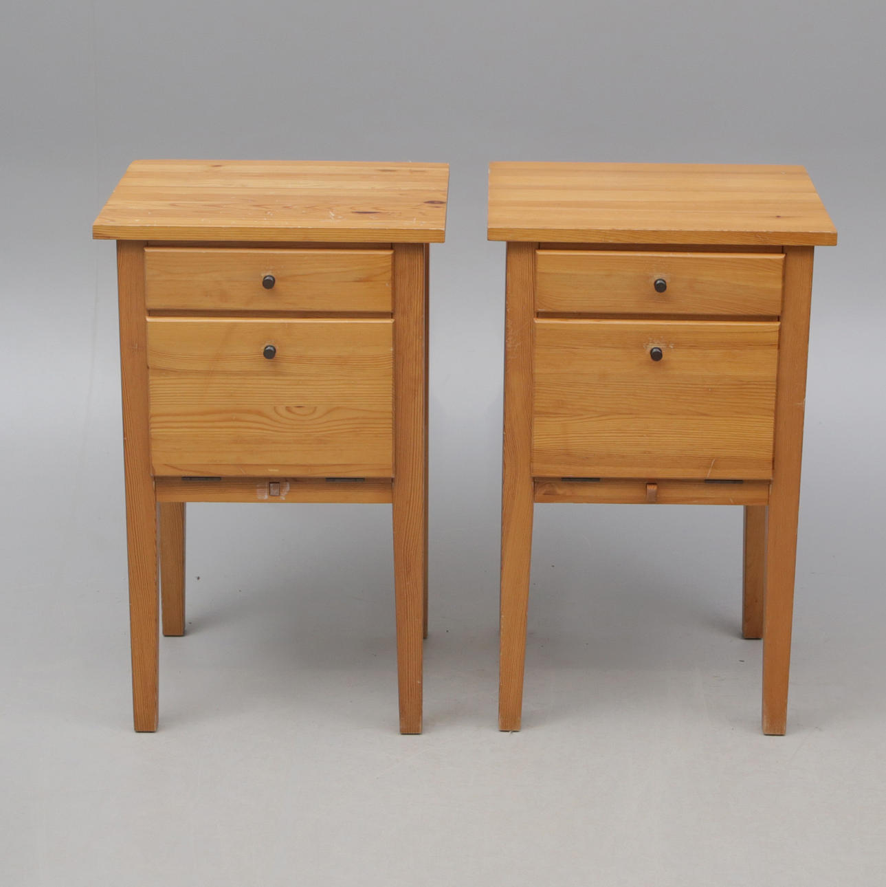 NATTDUKSBORD, 1 par, trä.