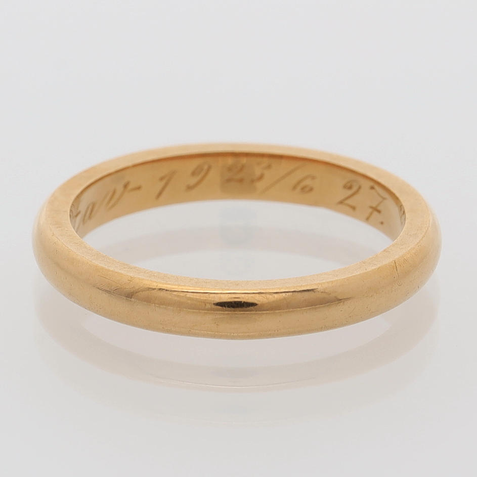 Ein goldener Ring aus 18 Karat, 1927.