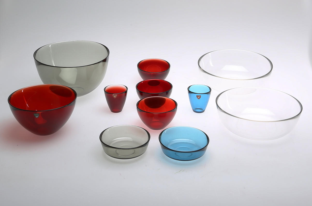 KONSTGLAS, 11 delar, "Fuga", Sven Palmqvist, Orrefors, 1900-tal.
