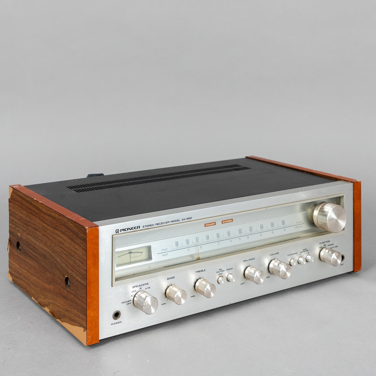 Pioneer SX-550 Receptor.