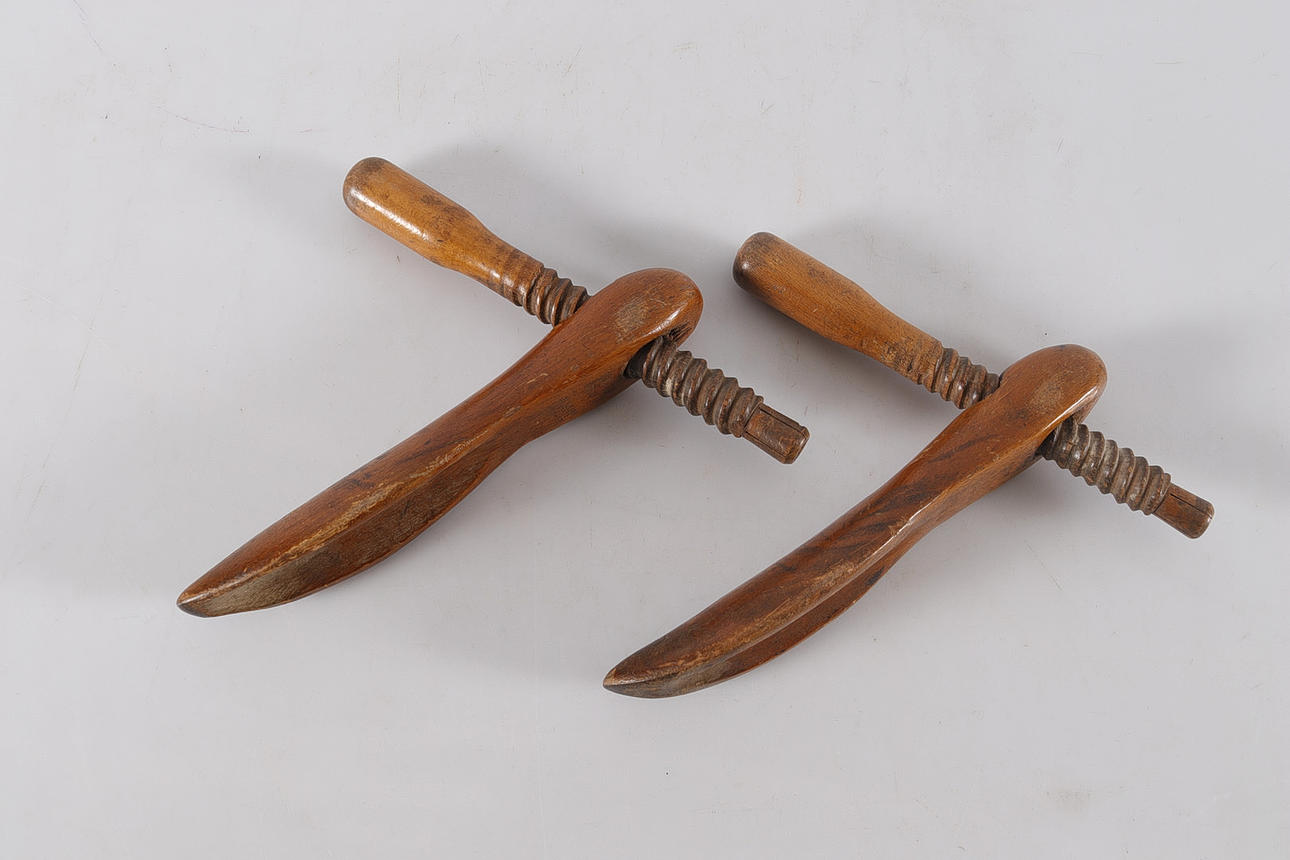 SKOLÄST, 2 st, trä, 1800-tal.