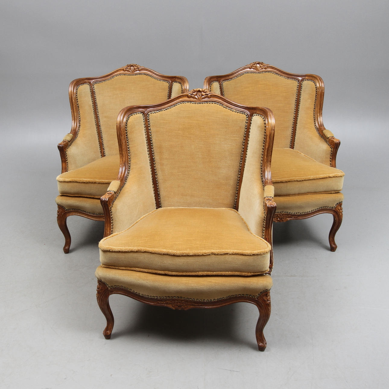 FÅTÖLJER, 3 st, rokokostil, 1900-tal.