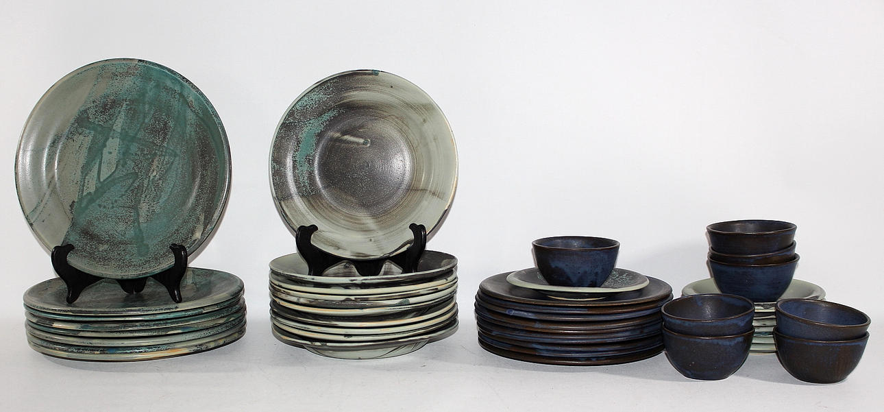 MAT och KAFFESERVIS, stengods, 46 delar, design Solveig Ekdahl.