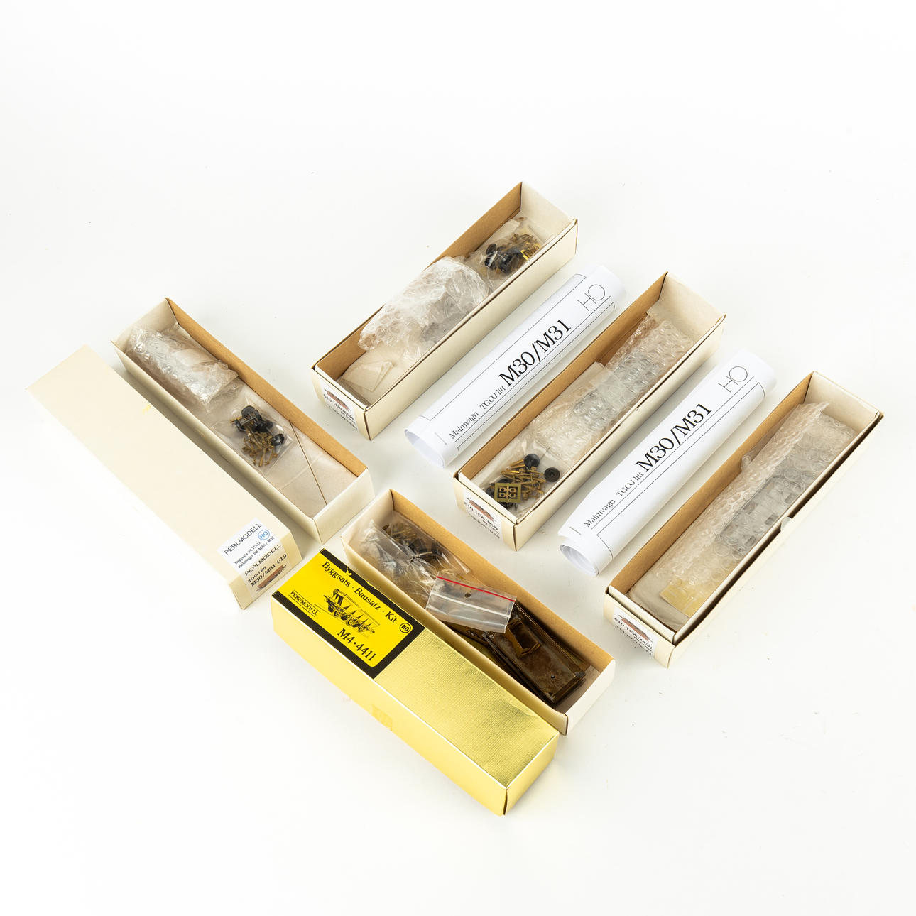 PERLMODELL 5 Bausätze, Erzwagen, Originalkartons.