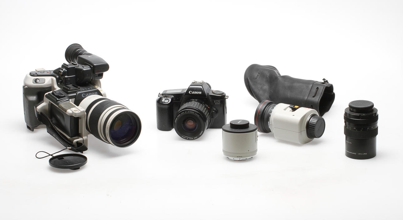 KAMEROR, 2 st samt OBJEKTIV, Canon samt Pentacon.