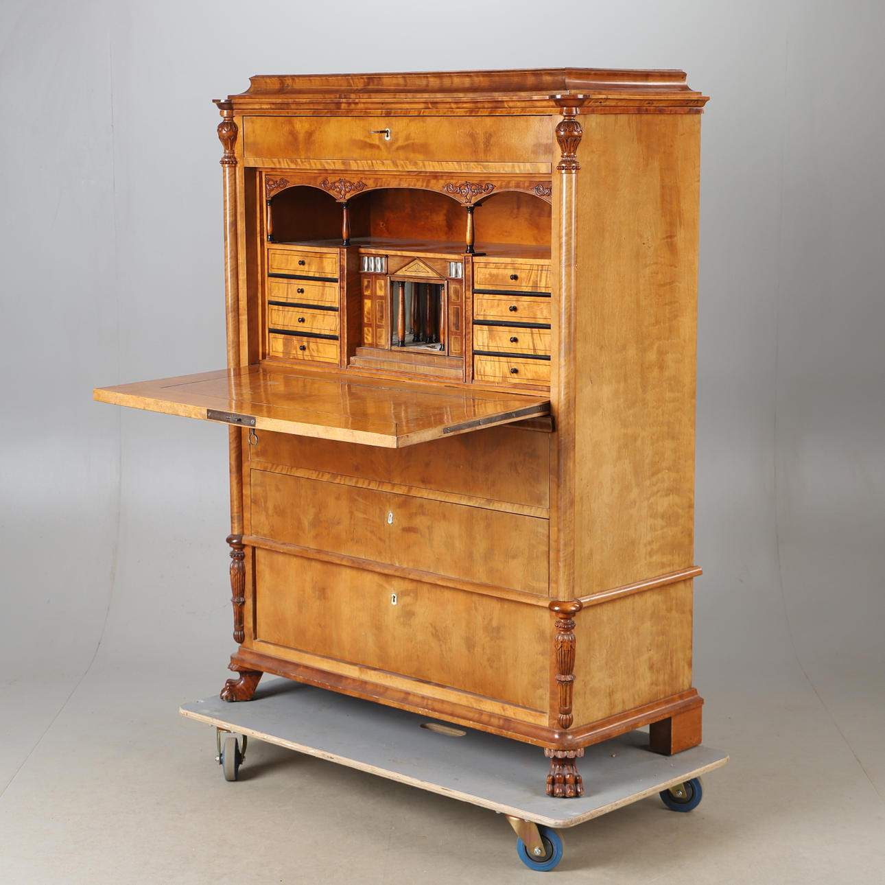 CHIFFONJÉ, birk, imperium.