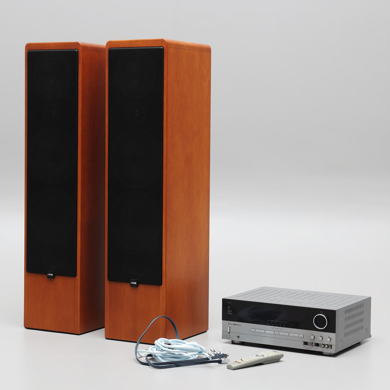 HIFI SYSTEM, bl.a. Harman Kardon förstärkare.