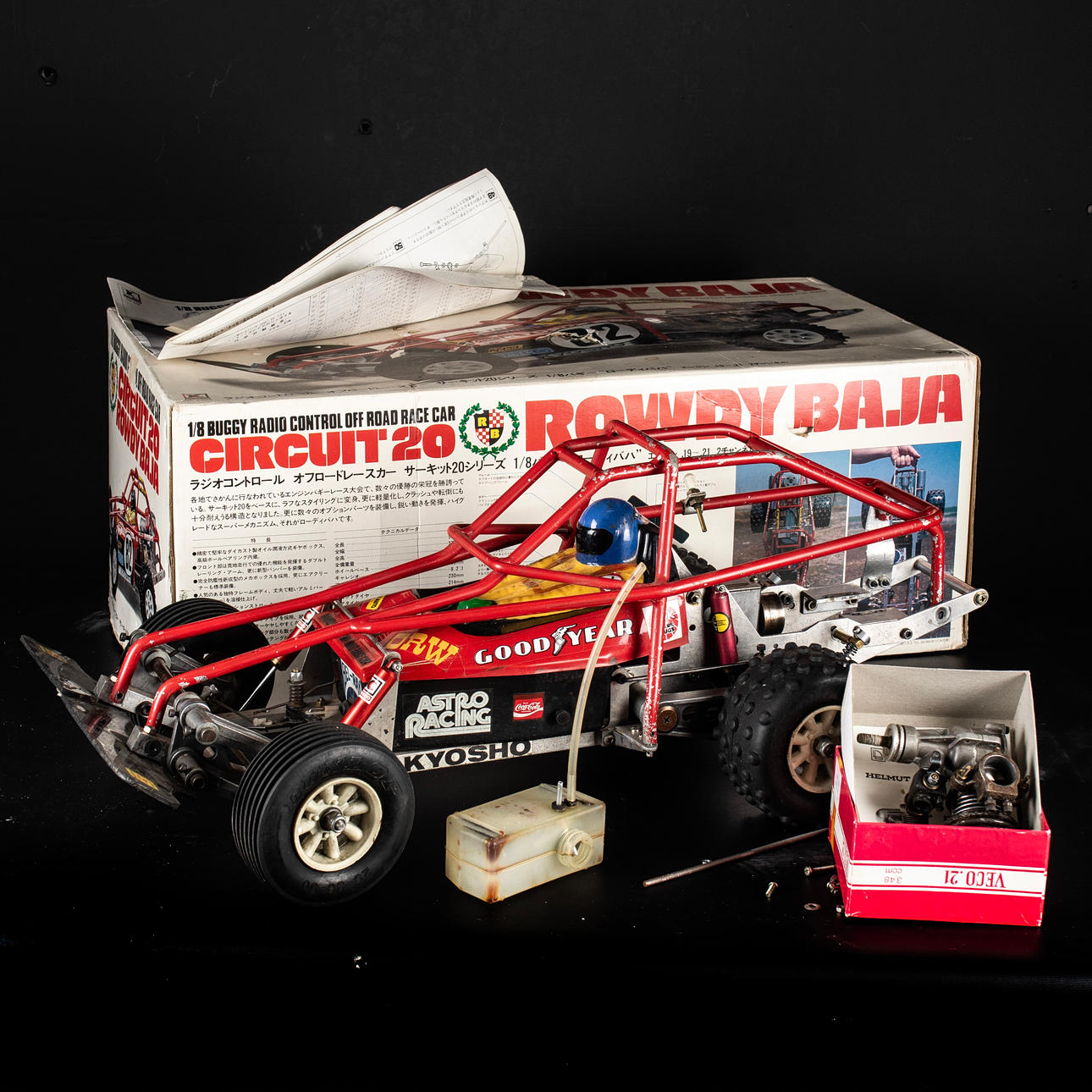 FERNGESTEUERTES AUTO, Kyosho „Rowdy Baja“, 1:8 Nitro Buggy.