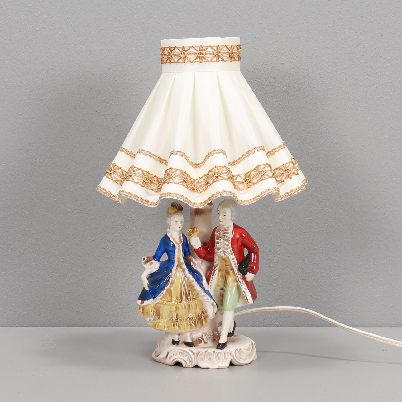 BORDSLAMPA porslinsfot, Goebel.