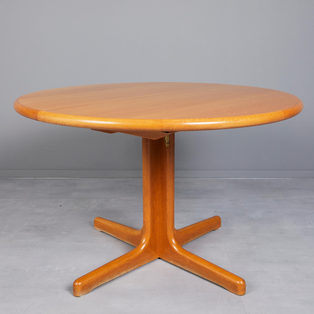Dining table/table, oak, 1960s, Denmark.