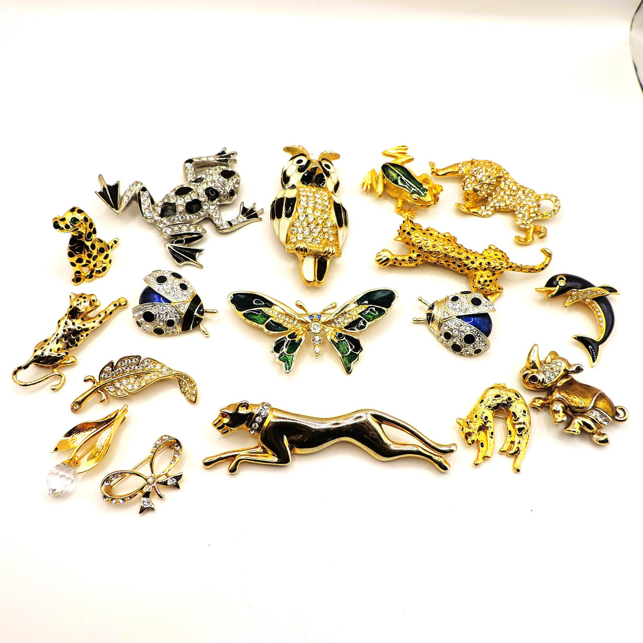 KOLLEKTION VINTAGE-MODESCHMUCK, BROSCHEN.