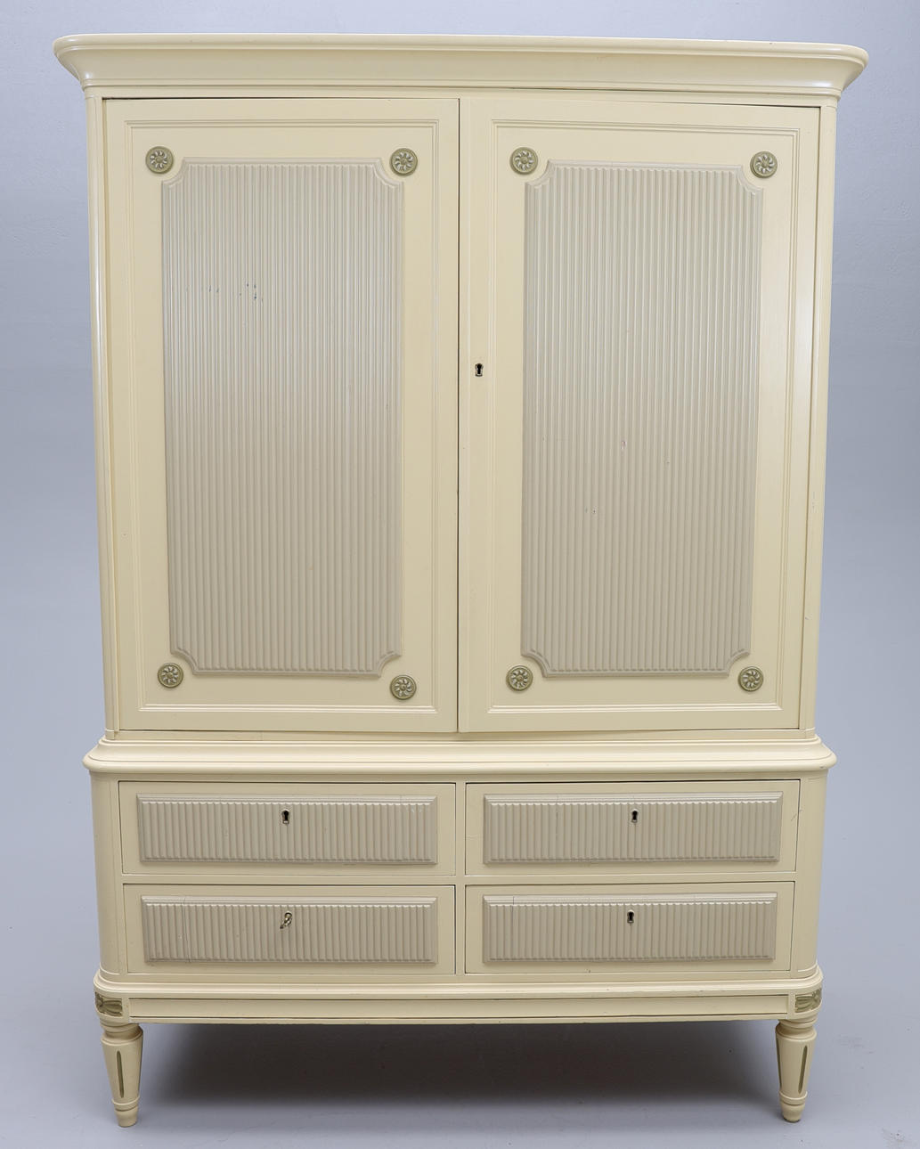 A Gustavian style dining cabinet, 1900's.