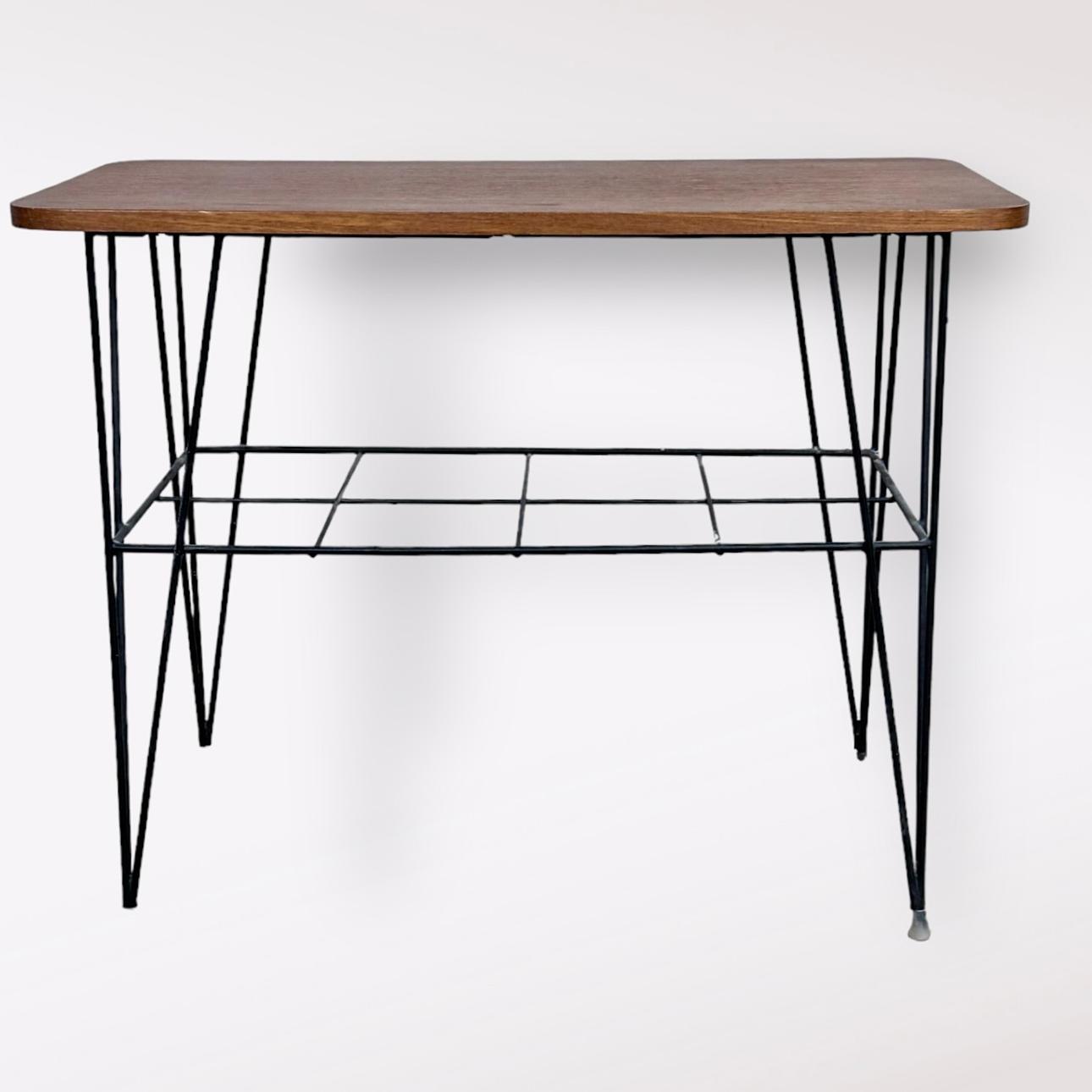 Una mesa de cuerdas de teca, del siglo XX.