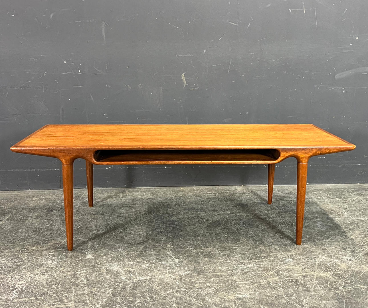 JOHANNES ANDERSEN. COFFEE TABLE.