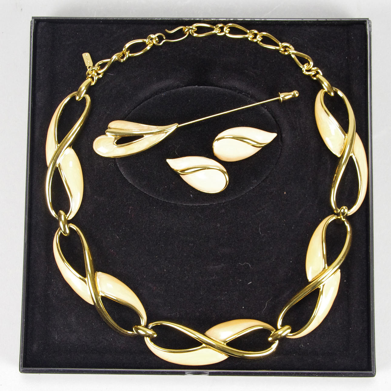 GARNITYR, 3 delar, Monet.