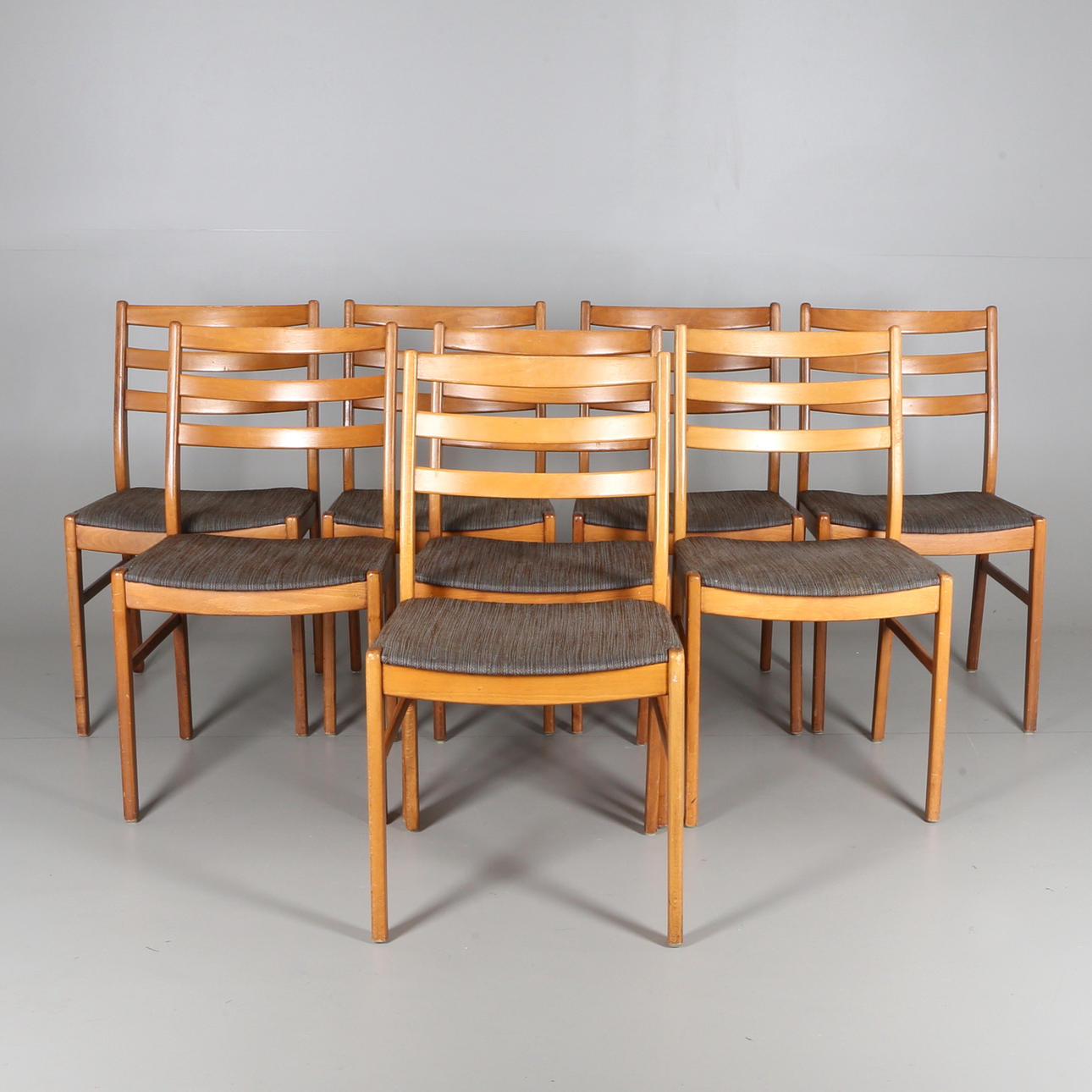 STOLAR, 8 st, trä, 1900-talets senare hälft.