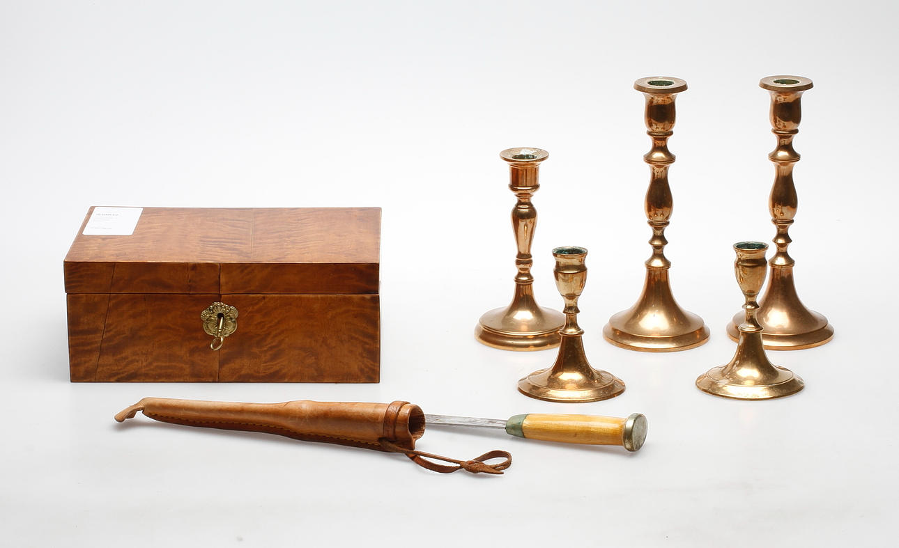 SKRIN SAMT LJUSSTAKAR, 5 st, mässing bland annat Bersbo samt KNIV, J. Marttiini.