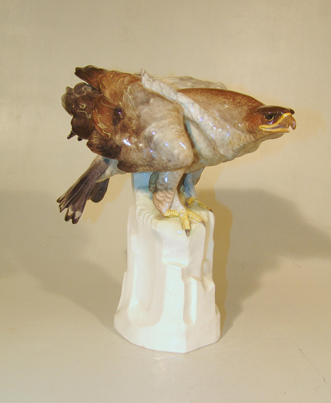 FIGUR. Stor örn, design från 1930-talet av Manufaktur Ens, Volkstedt.