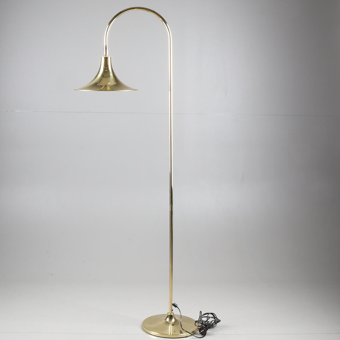 GOLVLAMPA, mässing, Elit, typ 299 A, 1900-talets senare hälft.