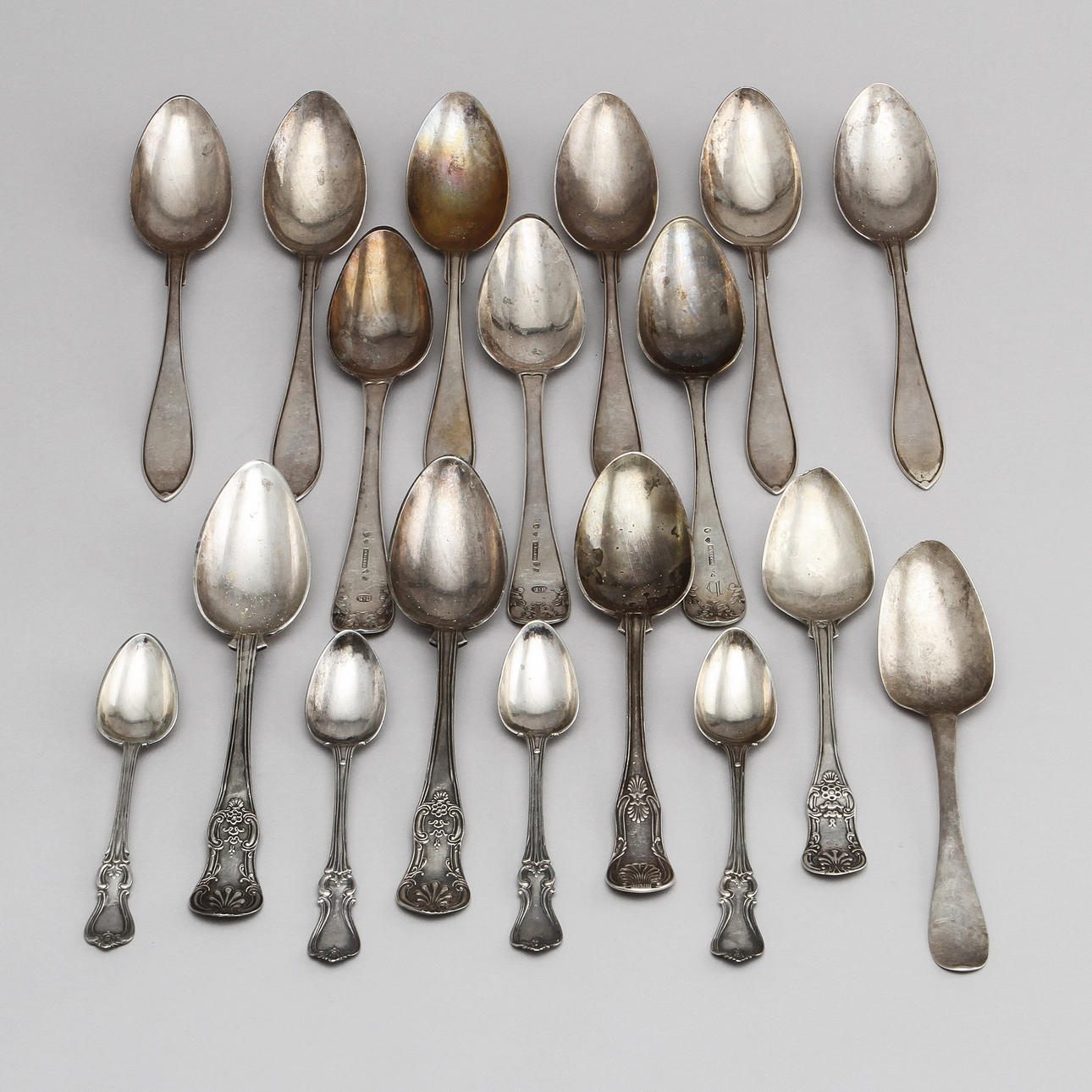 SKEDAR, 18 st, silver, vikt ca 1030 gram.