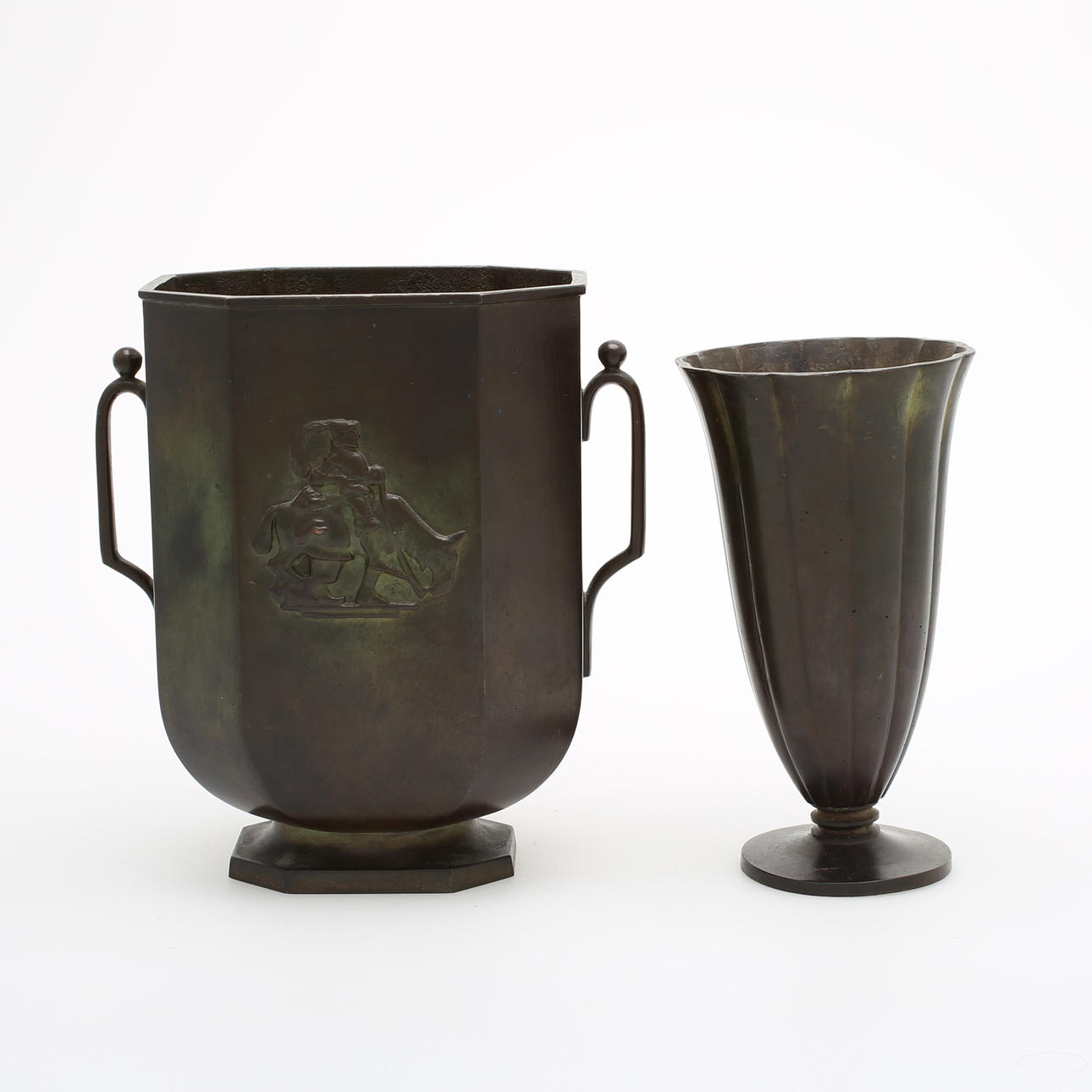 VASER, 2 st, patinerad brons, GAB, 1930-tal.