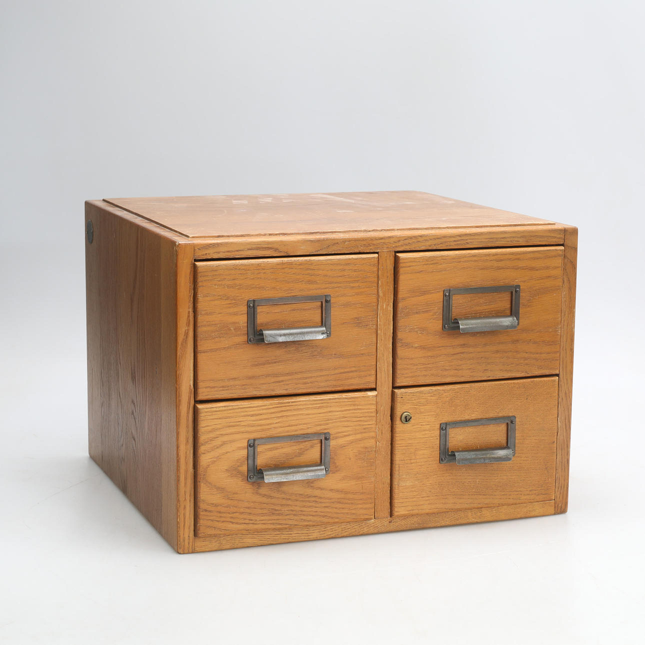 Kartotek af egetræ fra det 20. århundrede.