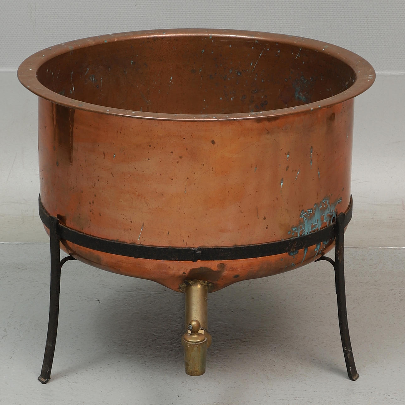 COPPER VESSEL on leg stand, with tap.