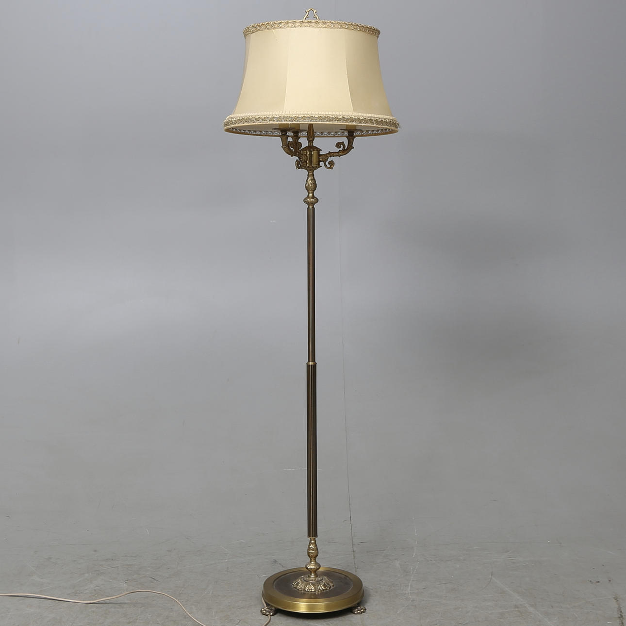 GOLVLAMPA, 1900-tal.