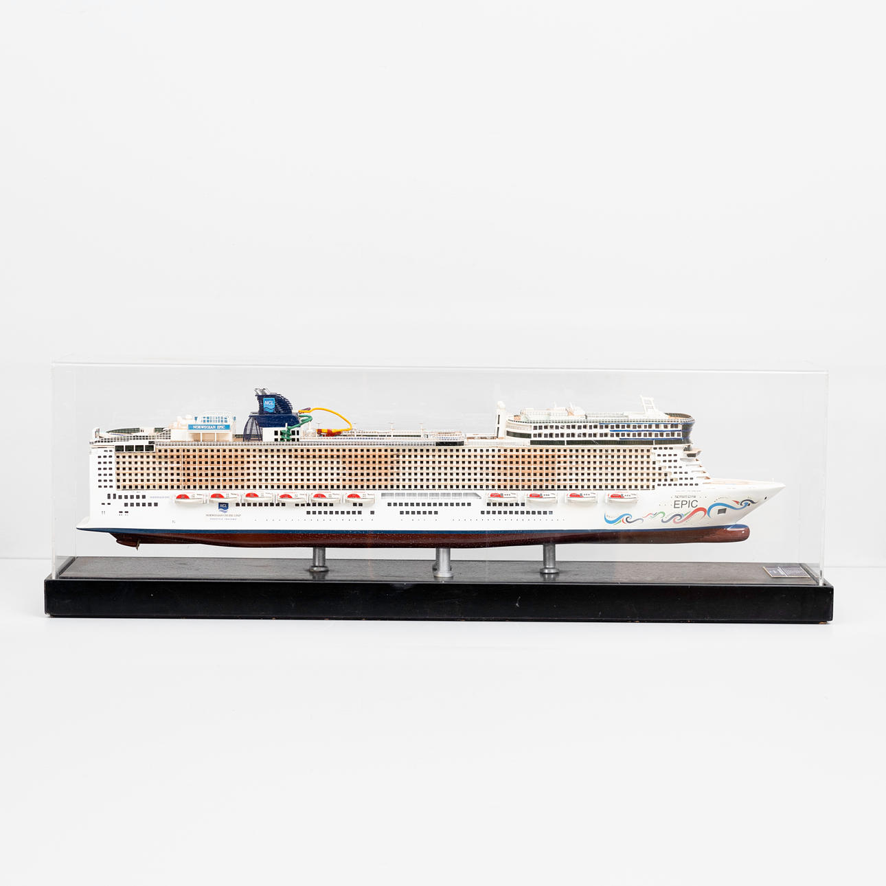 NORWEGIAN EPIC, Schiffsmodell aus Glasfaser.