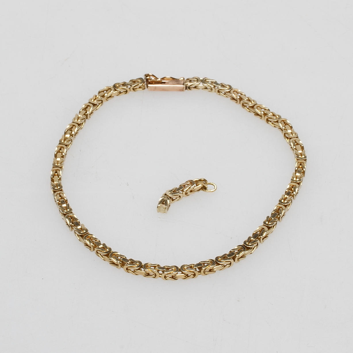 ARMBAND, 14k guld, vikt ca 7,8 gr.