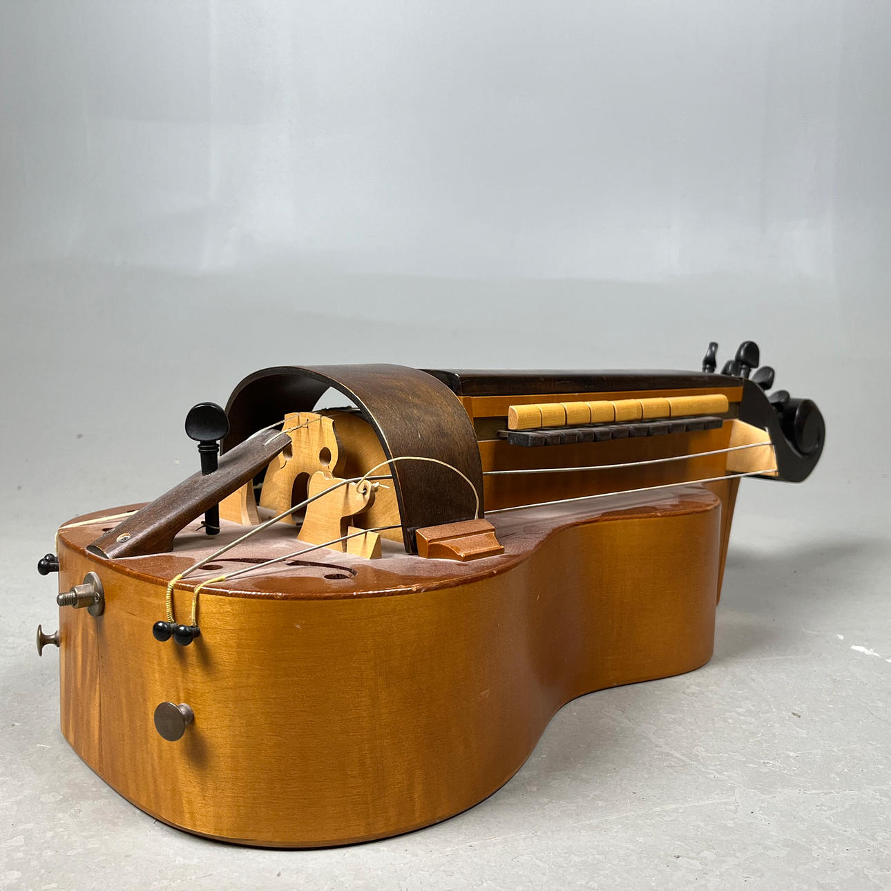 VEVLIRA, modern production.