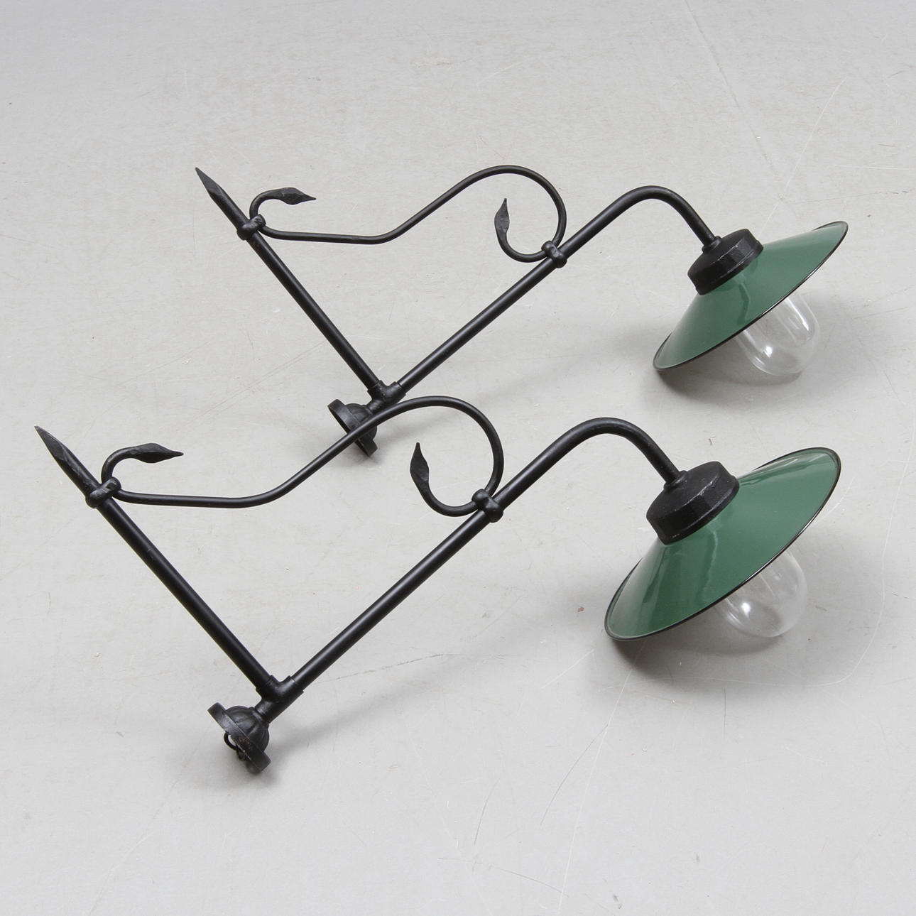 VÄGGARMATURER, 1 par, smide, 2000-tal.