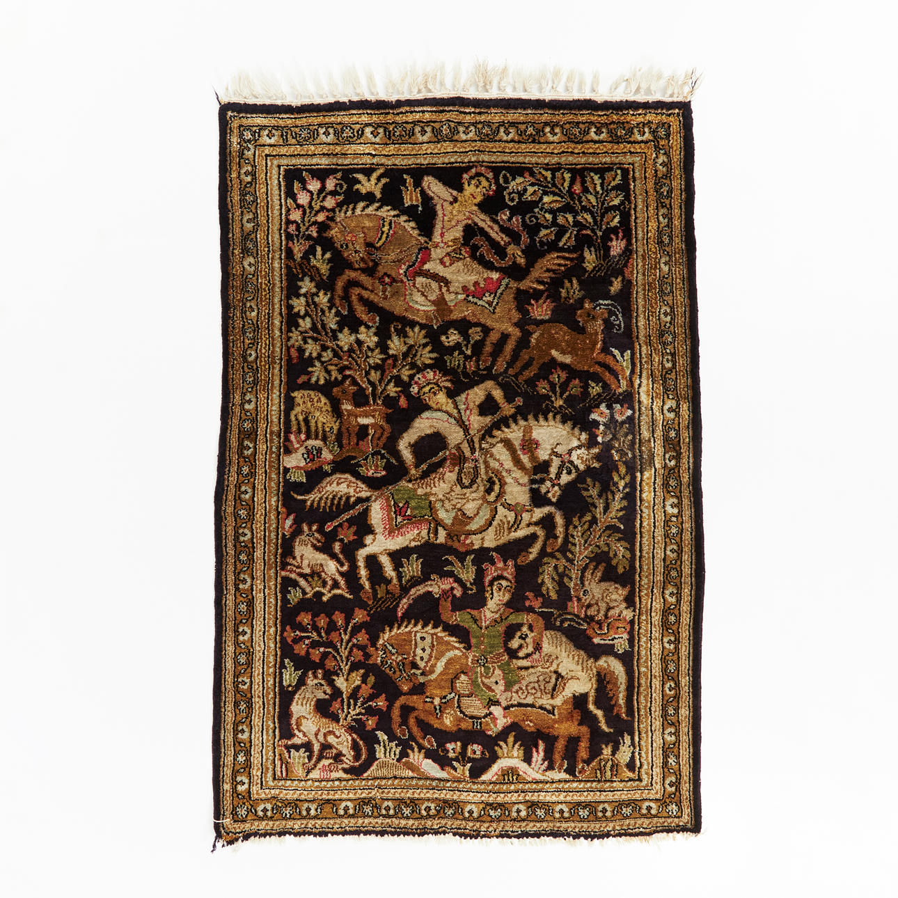 ORIENTTEPPICH, persisch, Seidenelemente, Muster mit Reiter und Tier.