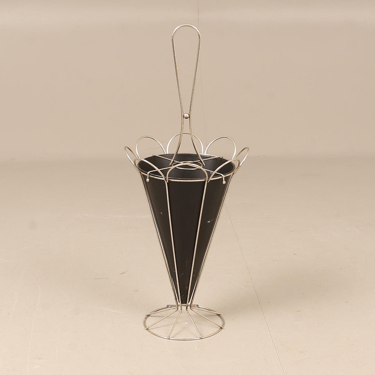 PARAPLYSTÄLL, metall, 1900-talets mitt.