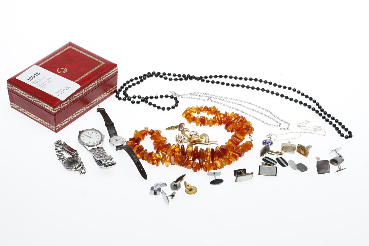 SMYCKEN, ARMBANDSUR och MANSCHETTKNAPPAR, 1900-tal.